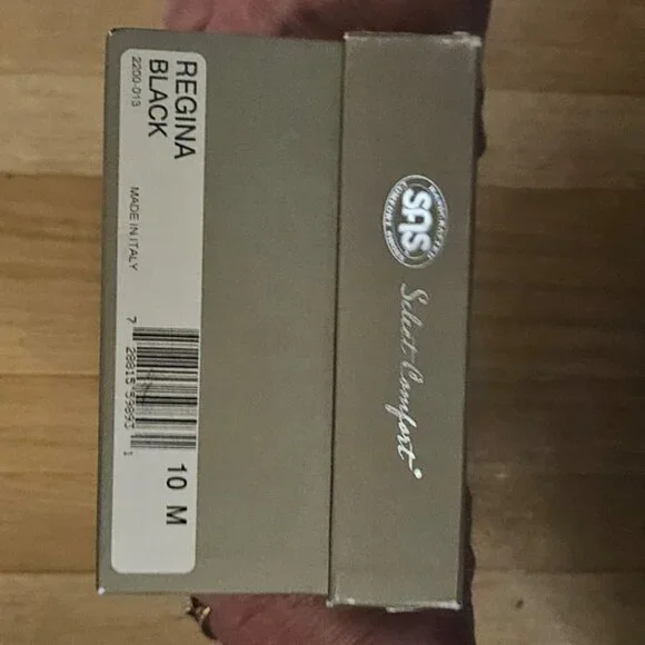 SAS Regina Pumps in Black - Picture 14 of 16